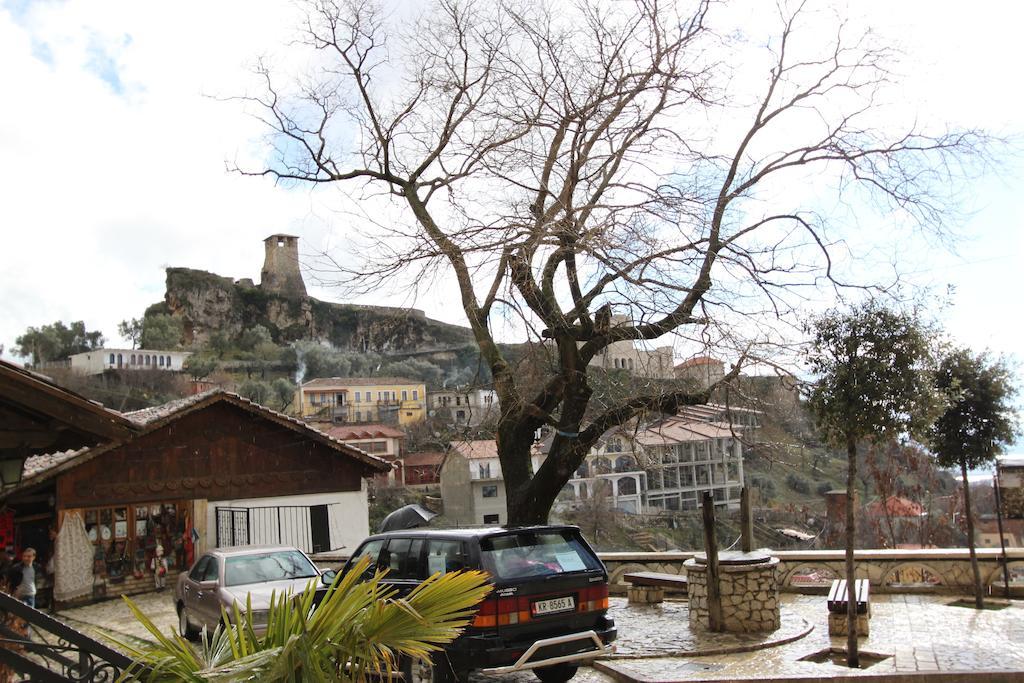 Hotel Panorama Kruje View On The Castle And The Old Town Oda fotoğraf